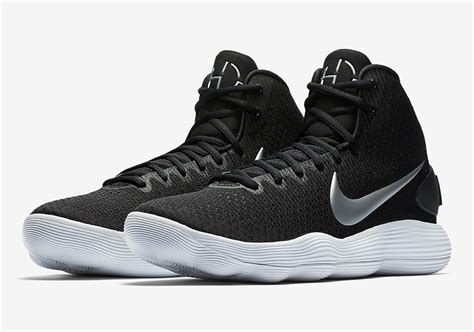 Nike hyperdunk black and white